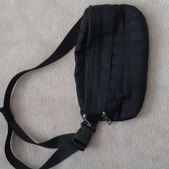 Sondra Roberts Other - Nylon adjustable travel belt